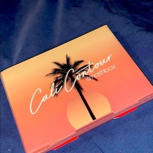 Cali contour smash box full palette from  Sephora